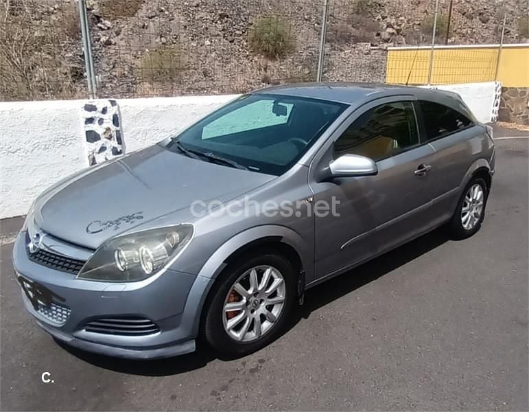 Gris / plata Usado 2007 Opel Astra GTC Enjoy Berlina | 2500 € (Buen precio) - Imagen 1/4