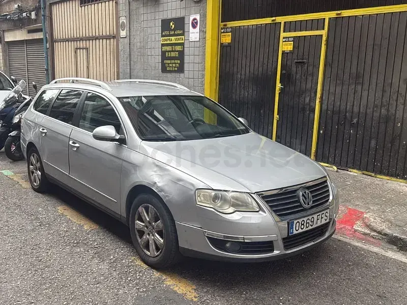 Usado VW Passat Advance 140 CV (102 kW) 2006 Gris / plata Familiar