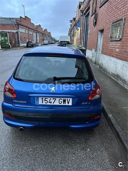 Usado Peugeot 206+ 60 CV (44 kW) 2010 Azul Utilitario