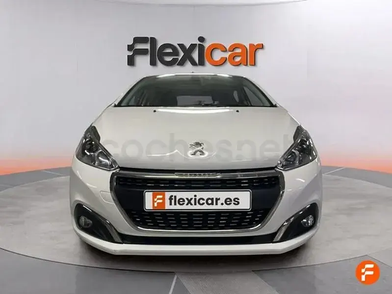 Usado Peugeot 208 Allure 110 CV (80 kW) 2018 Blanco Utilitario