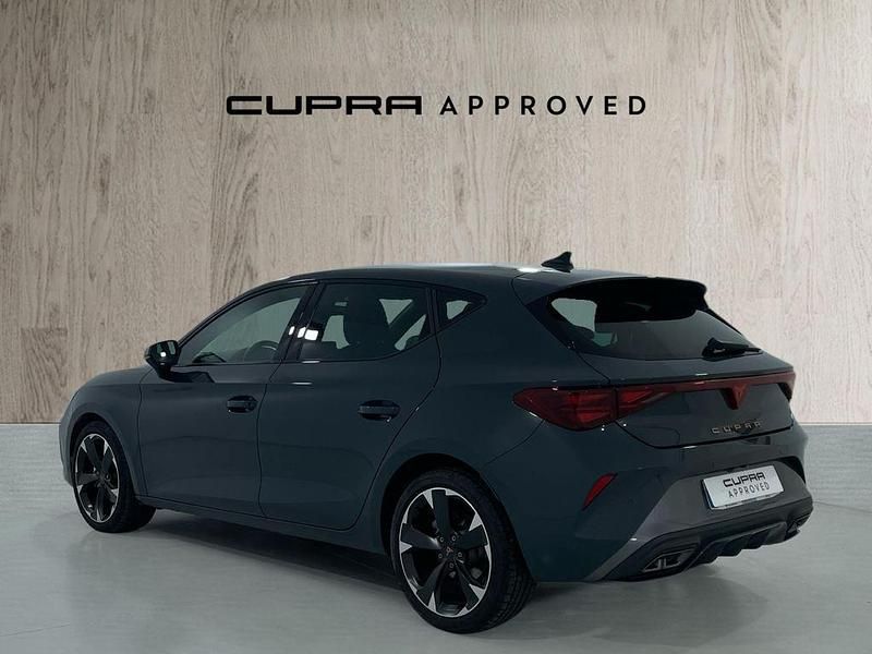 Usado Cupra Leon 150 CV (110 kW) 2025 Azul Berlina