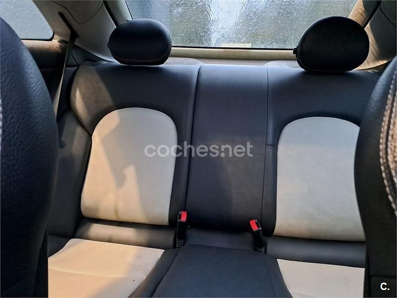 Usado Mercedes C200 122 CV (89 kW) 2007 Azul Berlina