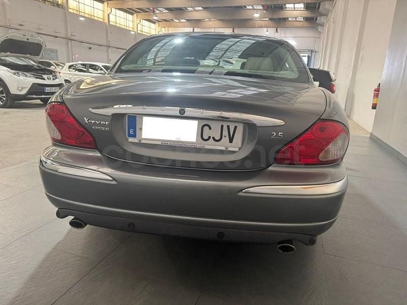 Usado Jaguar X-type Executive 196 CV (144 kW) 2003 Gris / plata Berlina