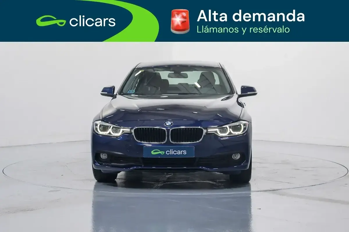 Usado BMW 318 150 CV (110 kW) 2015 Azul Berlina