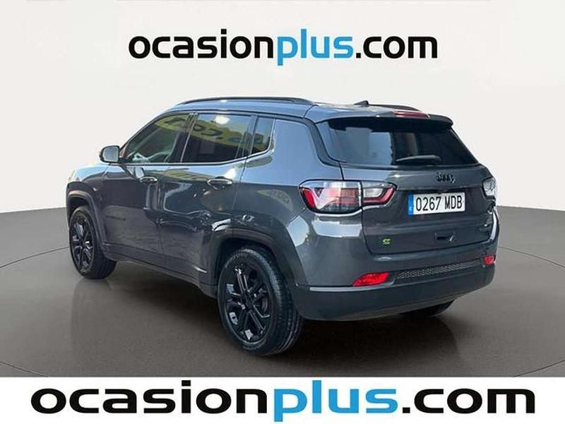 Usado Jeep Compass Night Eagle 129 CV (94 kW) 2022 Gris SUV