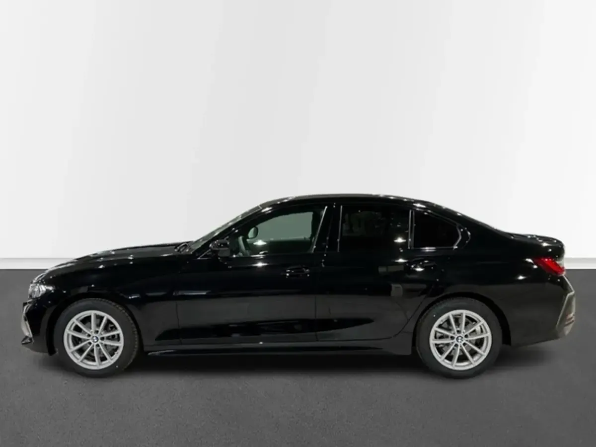 Nuevo BMW 318 Comfort Edition 150 CV (110 kW) 2026 Negro Berlina