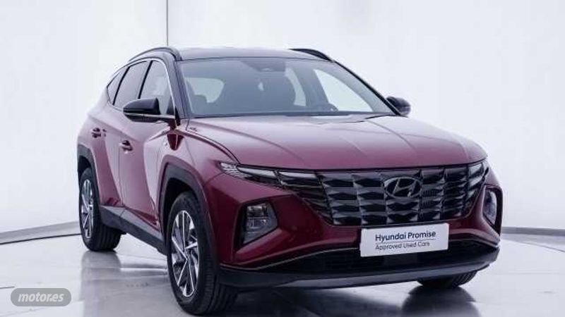 Usado Hyundai Tucson 150 CV (110 kW) 2023 Sunset red/phantom black SUV