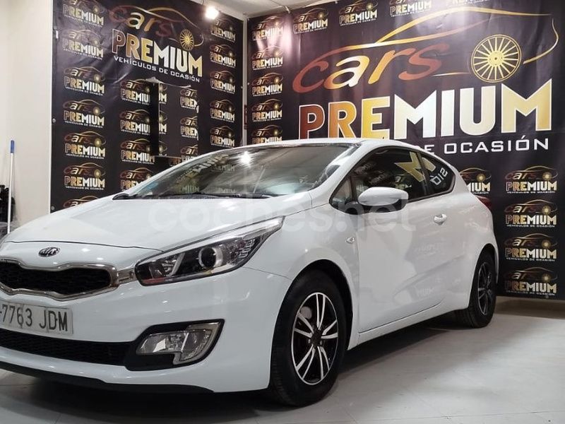 Blanco Usado 2015 Kia ProCeed Utilitario | 9499 € (Precio justo) - Imagen 1/4
