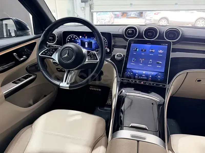Usado Mercedes GLC300e 313 CV (230 kW) 2023 Negro SUV