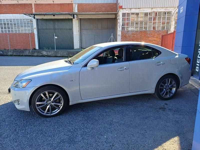 Usado Lexus IS220d Sport Line 177 CV (130 kW) 2008 Blanco Berlina