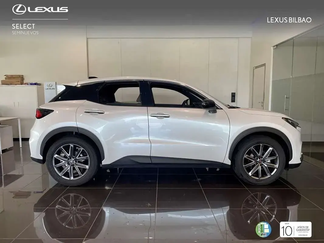 Usado Lexus LBX 136 CV (100 kW) 2025 Blanco SUV