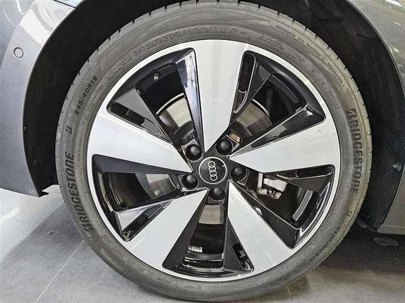 Käytetty Audi A5 S-Line 204 HP (150 kW) 2024 Harmaa Sedan