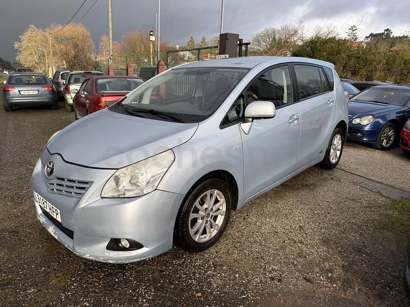 Käytetty Toyota Verso Live 126 HP (92 kW) 2011 Valkoinen Tila-auto