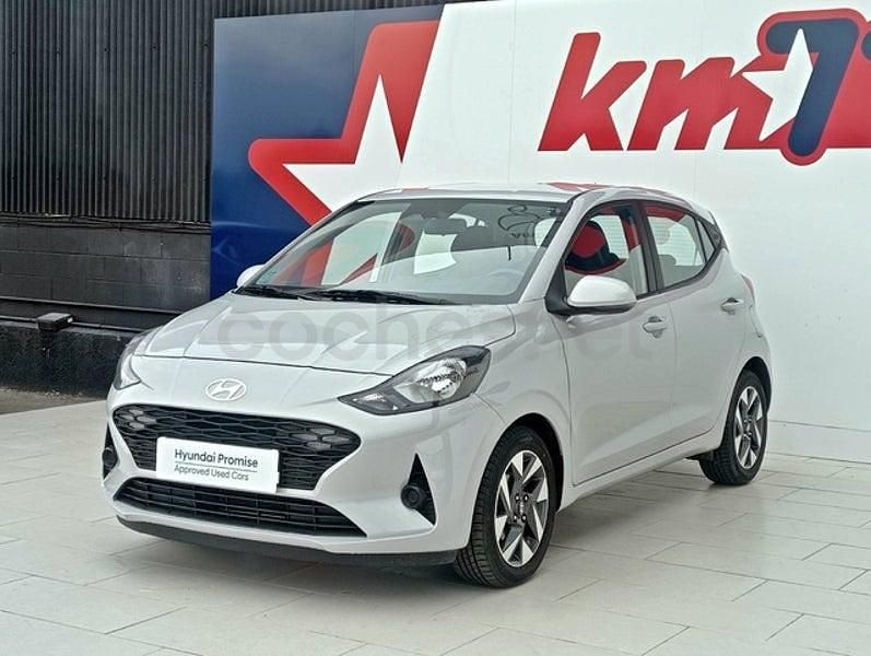 Usado Hyundai i10 63 CV (46 kW) 2025 Gris / plata Utilitario