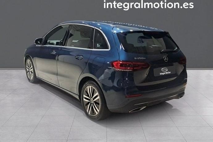 Usado Mercedes B250 217 CV (159 kW) 2021 Monovolumen