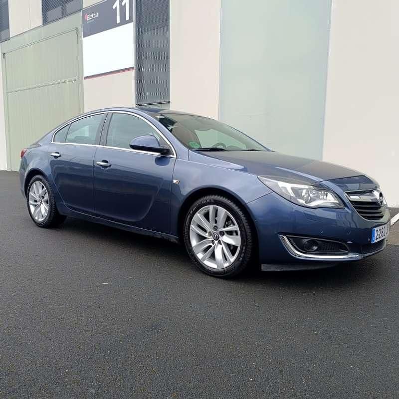 Usado Opel Insignia Selective 136 CV (100 kW) 2016 Azul Berlina