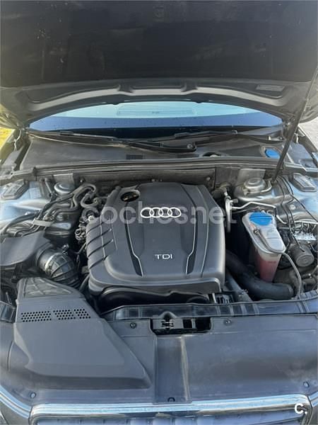 Usado Audi A4 136 HP (100 kW) 2011 Cinzento Sedan