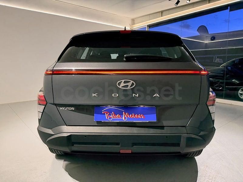 Usado Hyundai Kona 120 CV (88 kW) 2023 Gris / plata SUV