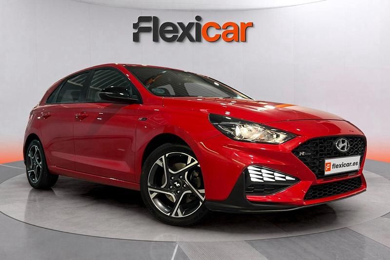 Rojo Usado 2023 Hyundai i30 N Line Berlina | 17.390 € (Buen precio) - Imagen 1/4
