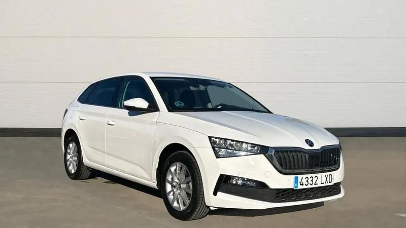 Usado Skoda Scala 95 HP (69 kW) 2022 Branco Citadino