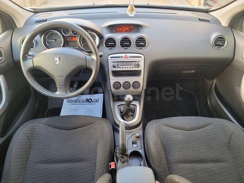 Usado Peugeot 308 SW 90 CV (66 kW) 2008 Gris / plata Familiar