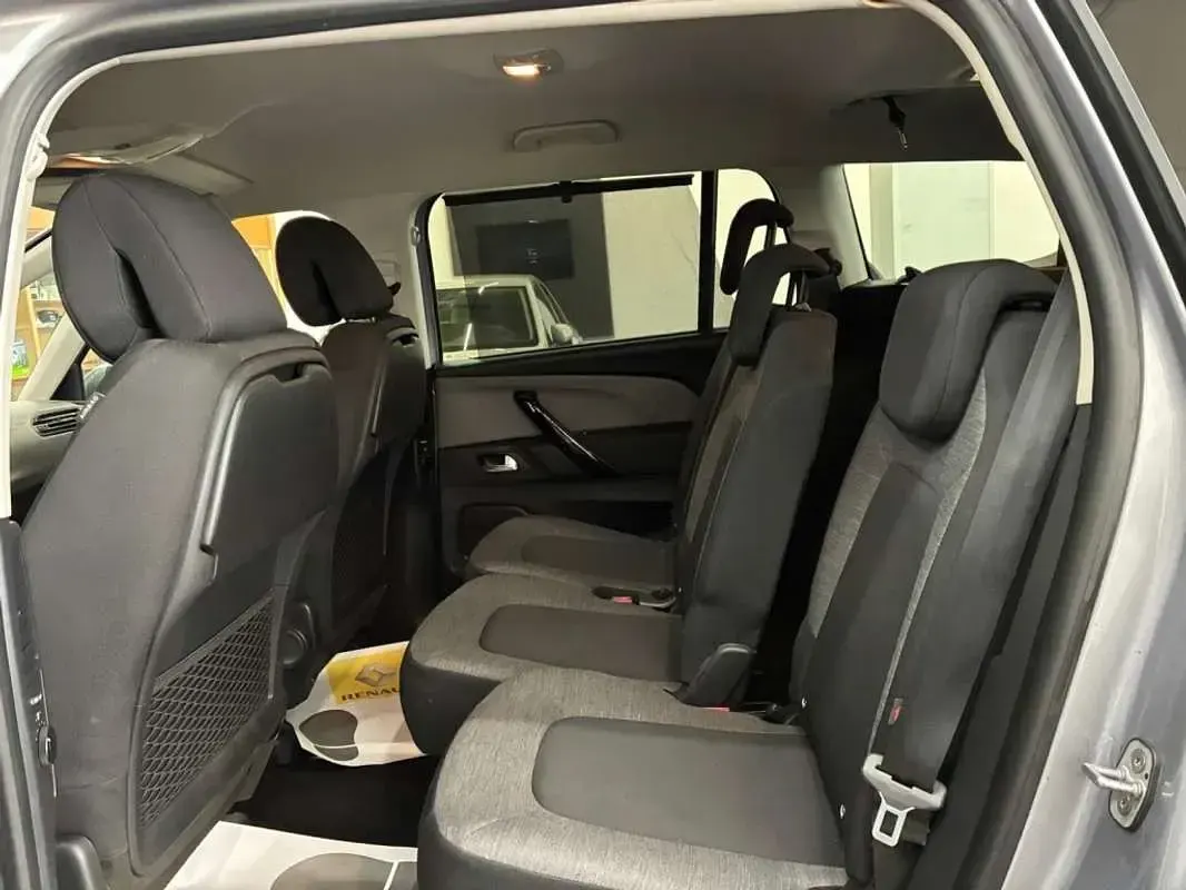 Usado Citroën C4 120 CV (88 kW) 2018 Azul Familiar