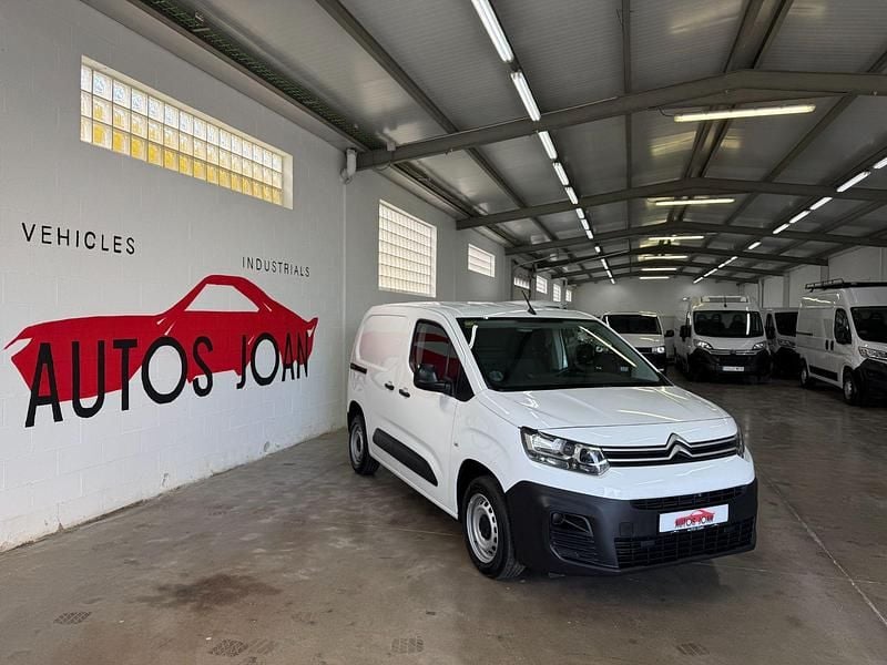 Usado Citroën Berlingo 100 CV (73 kW) 2020 Blanco Monovolumen