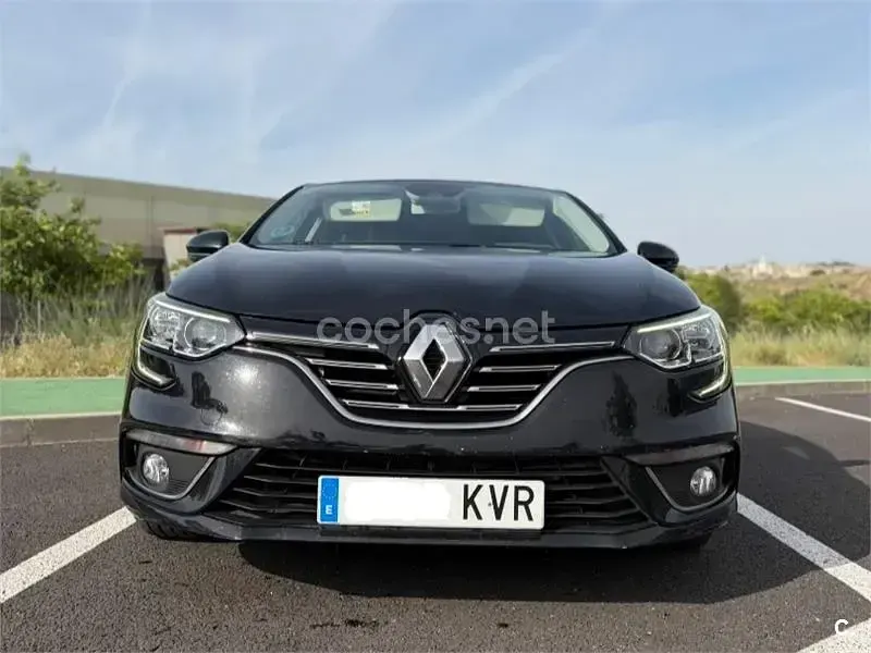 Usado Renault Mégane Zen 115 CV (84 kW) 2019 Negro Berlina