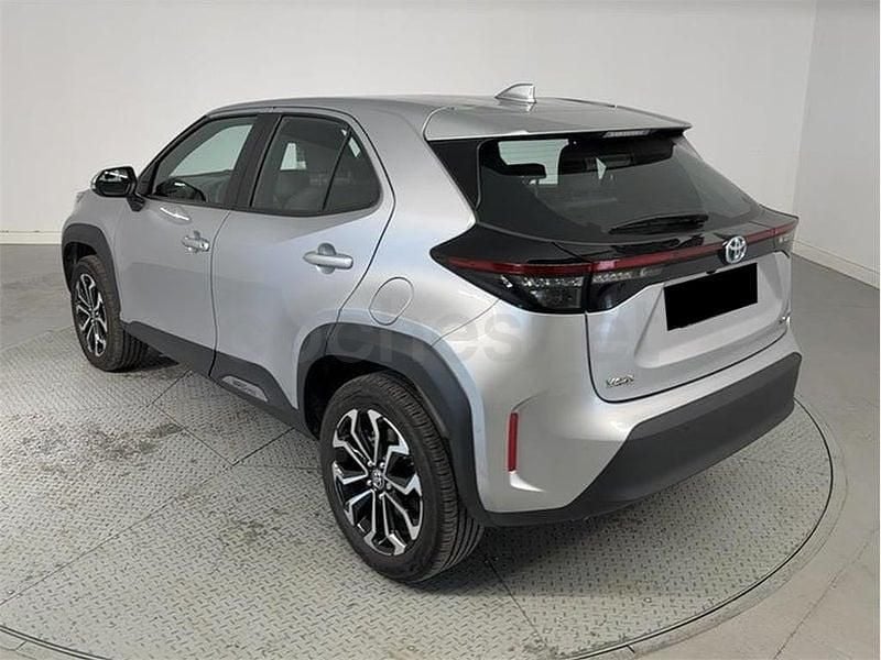 Usado Toyota Yaris Cross Active 116 CV (85 kW) 2024 Gris SUV