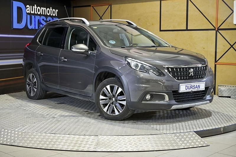 Usado Peugeot 2008 Allure 100 CV (73 kW) 2017 Gris SUV