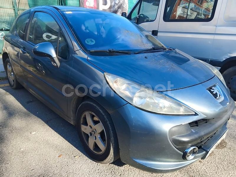 Gris Usado 2007 Peugeot 207 Berlina | 3000 € (Precio justo) - Imagen 1/2