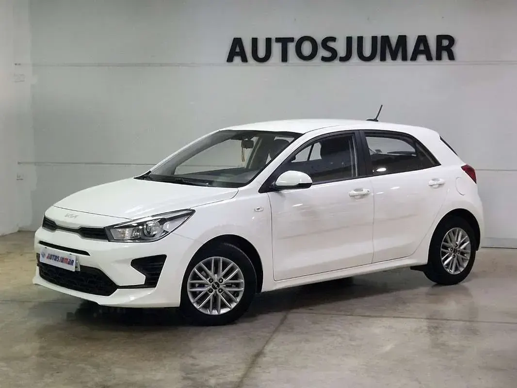 Usado Kia Rio 84 CV (61 kW) 2023 Blanco Utilitario