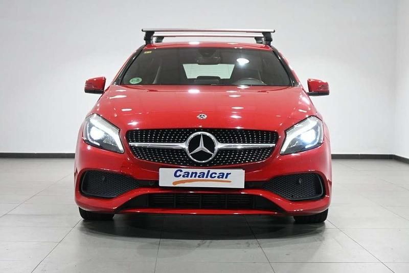 Usado Mercedes A180 122 CV (89 kW) 2018 Rojo Utilitario