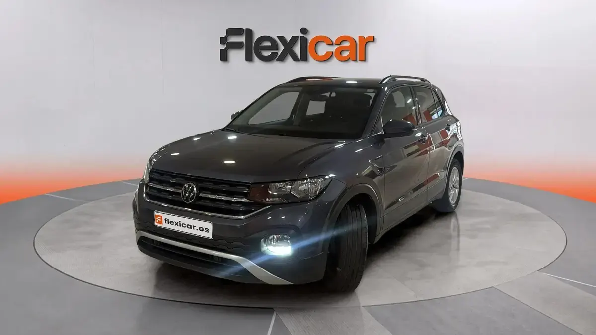 Usado VW T-Cross Advance 110 CV (80 kW) 2022 Gris SUV