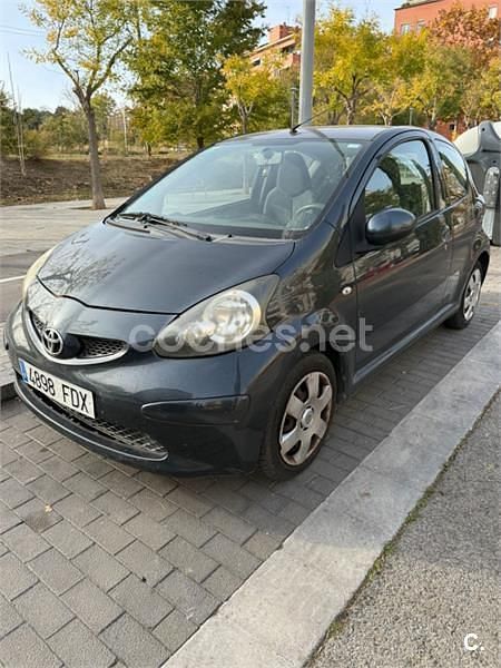 Gris / plata Usado 2006 Toyota Aygo Utilitario | 2750 € (Precio justo) - Imagen 1/4