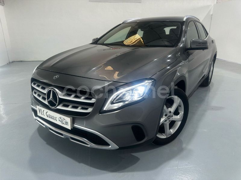 Gris / plata Usado 2019 Mercedes GLA200 SUV | 26.490 € (Precio justo) - Imagen 1/4