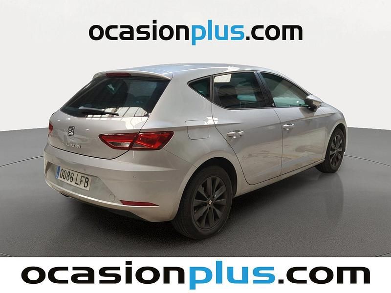 Usado Seat Leon Style 115 CV (84 kW) 2020 Gris plata Utilitario