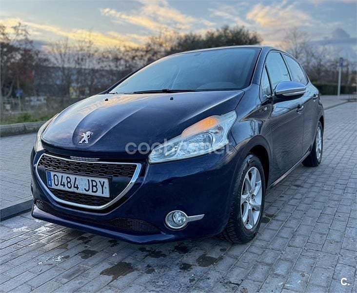 Usado Peugeot 208 Style 82 CV (60 kW) 2015 Azul Utilitario