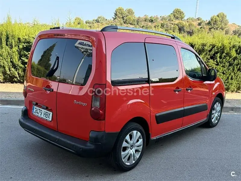 Usado Citroën Berlingo XTR 92 CV (67 kW) 2011 Rojo Monovolumen