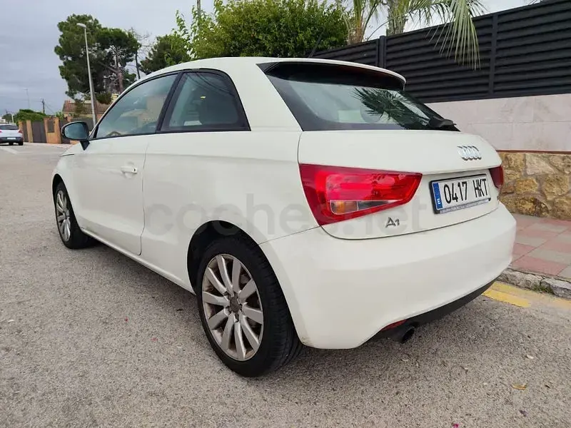 Usado Audi A1 Ambition 122 CV (89 kW) 2012 Blanco Utilitario