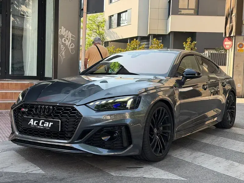 Usado Audi RS5 Sportback Performance 450 CV (330 kW) 2020 Gris / plata Berlina