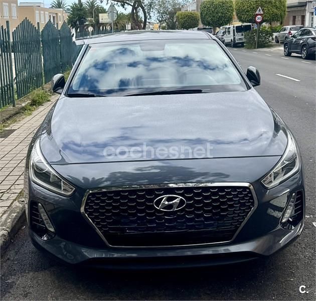 Usado Hyundai i30 Style 140 CV (102 kW) 2019 Gris / plata Berlina