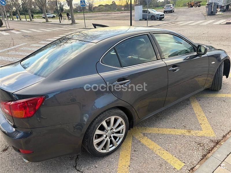 Usado Lexus IS250 Luxury Line 208 CV (152 kW) 2006 Gris / plata Berlina