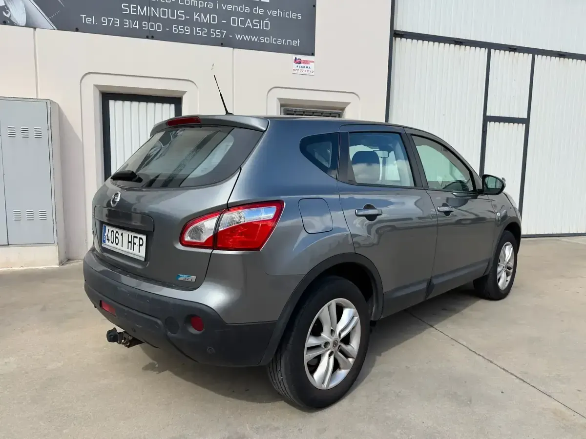 Usado Nissan Qashqai Acenta 110 CV (80 kW) 2011 Gris SUV