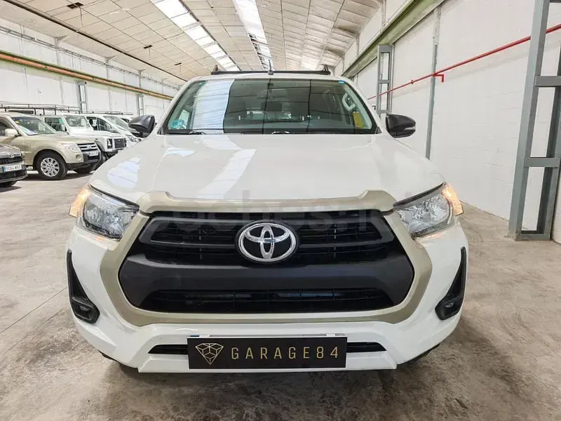 Usado Toyota HiLux 150 CV (110 kW) 2021 Blanco Pickup/Camioneta