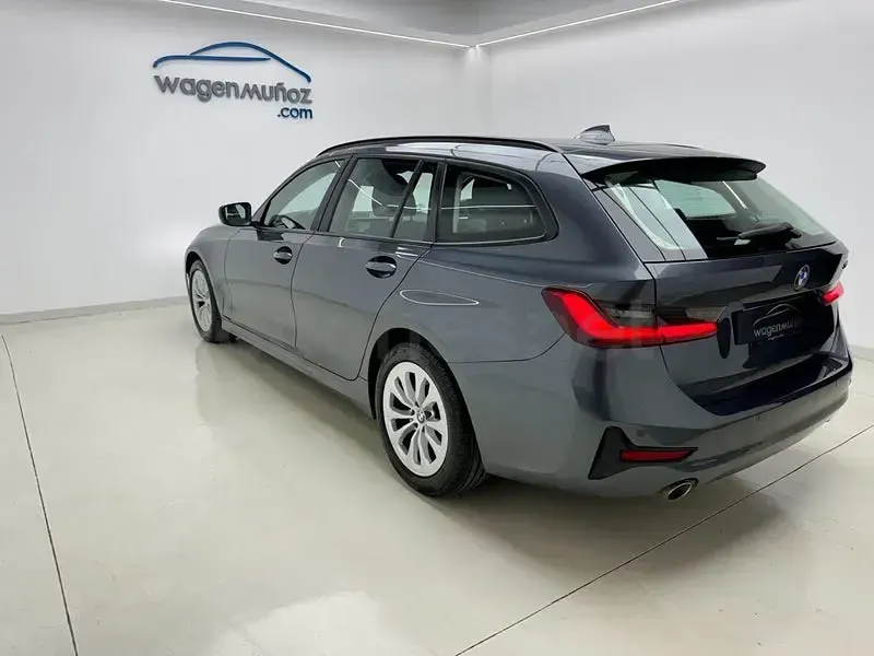 Usado BMW 318 150 CV (110 kW) 2021 Gris / plata Familiar