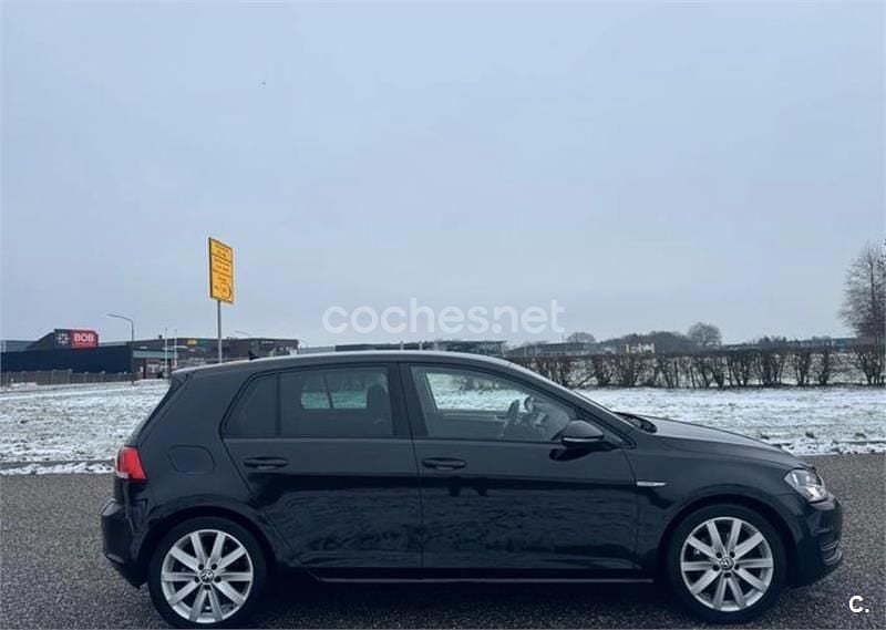 Käytetty VW Golf VII 110 HP (80 kW) 2014 Musta Sedan