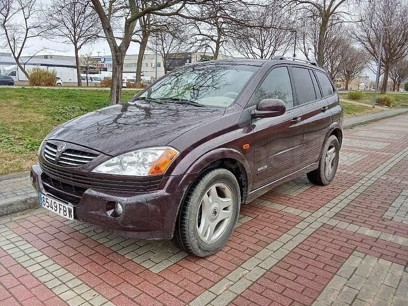 Usado Ssangyong (KGM) Kyron Limited 141 CV (103 kW) 2006 Granate SUV
