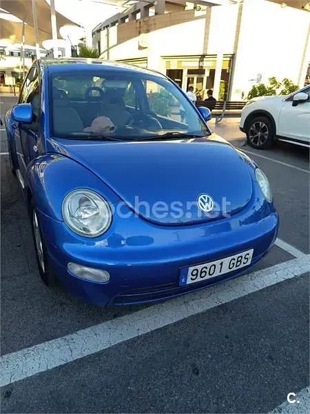 Usado VW New Beetle 100 CV (73 kW) 2000 Azul Utilitario