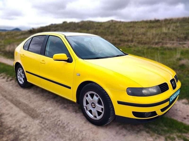 Usado Seat Leon Sport 105 CV (77 kW) 2001 Amarillo Utilitario